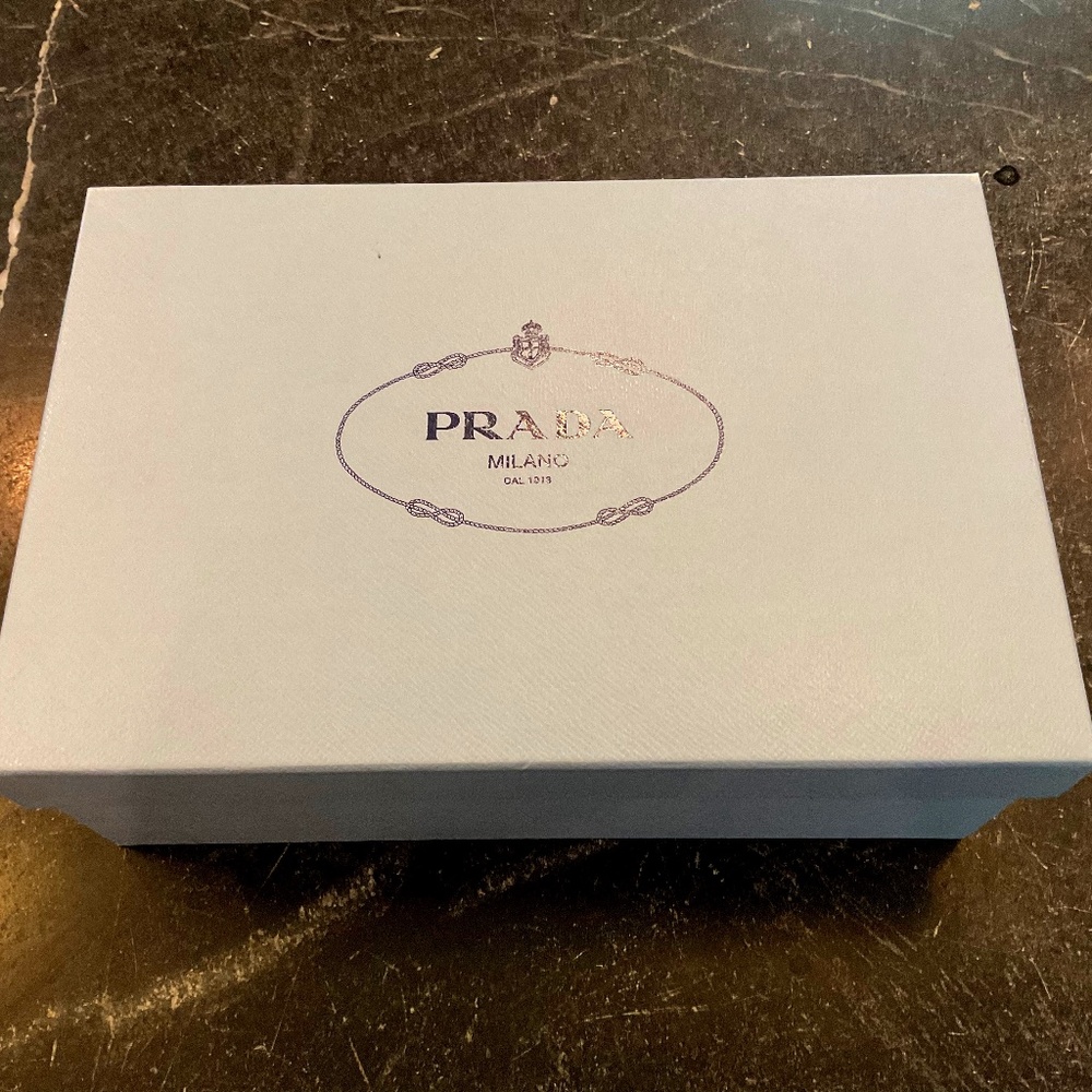 Medium prada box